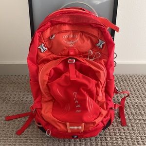 OSPREY Women's Mira AG 26 Hydration Pack, Cherry Red